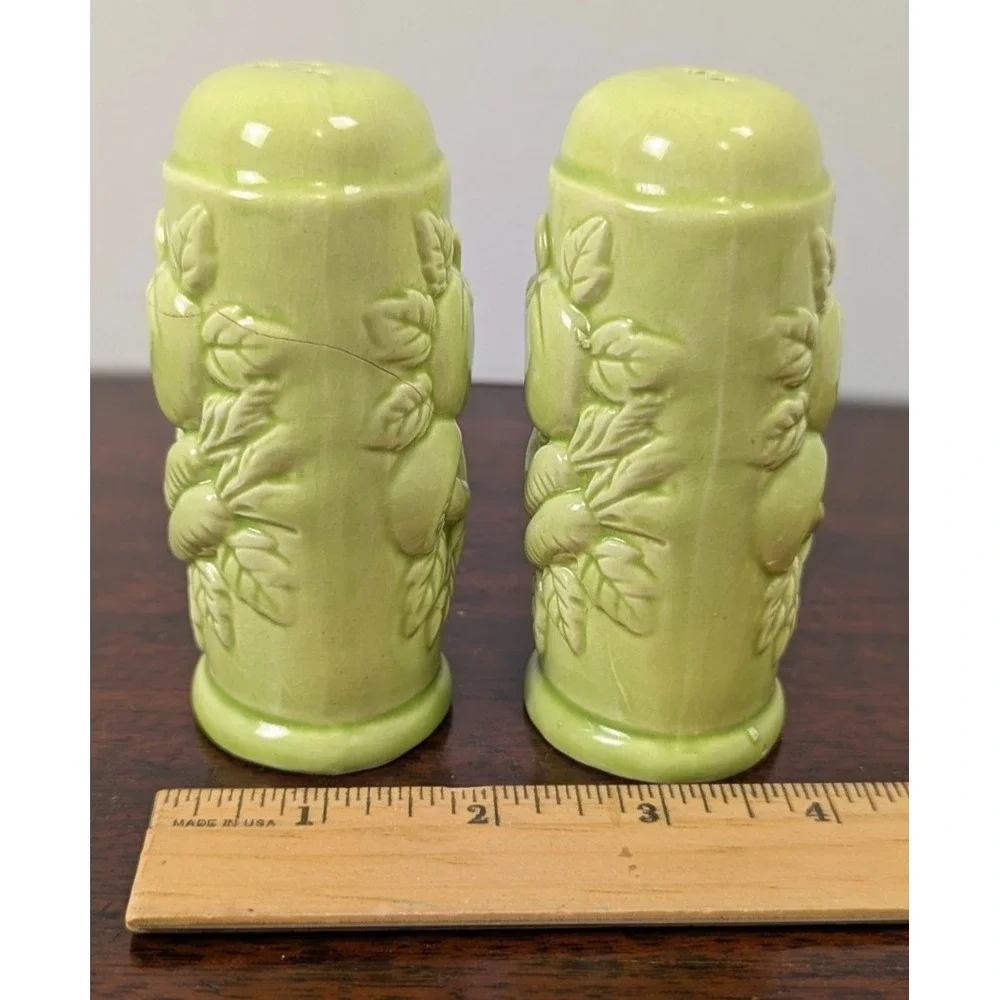 Unbranded vintage ceramic
